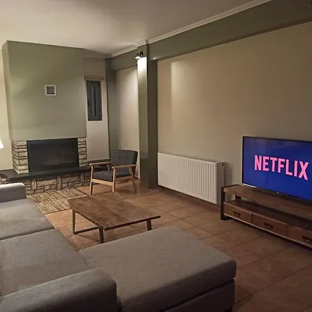 Elatos Boutique Mountainhouse Karpenísion