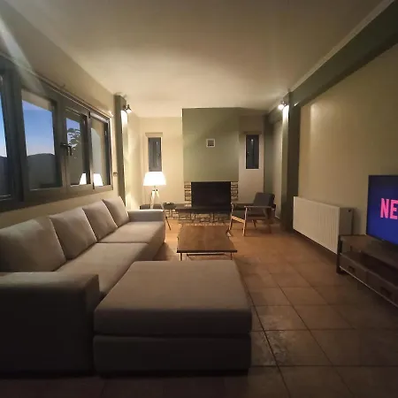 Elatos Boutique Mountainhouse Ferienhaus Karpenísion